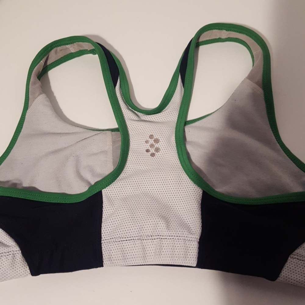 Nike sports bra size small🎈🎈 - Picture 3 of 4